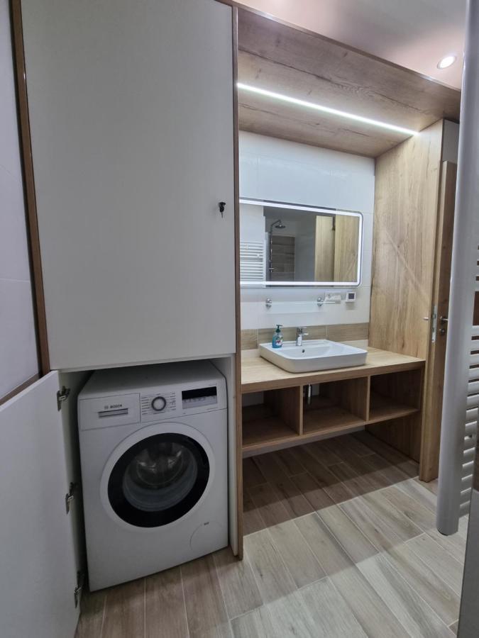 Apartman Nerudovka D 104, Finska Sauna, Garazove Stani Loučná pod Klínovcem Buitenkant foto