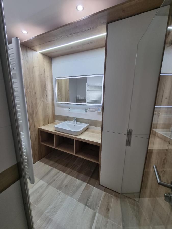 Apartman Nerudovka D 104, Finska Sauna, Garazove Stani Loučná pod Klínovcem Buitenkant foto